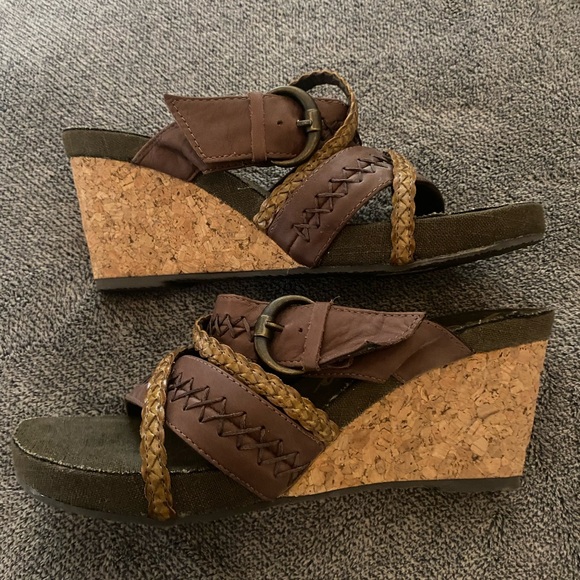 Skechers Wedge Sandal - Picture 2 of 4